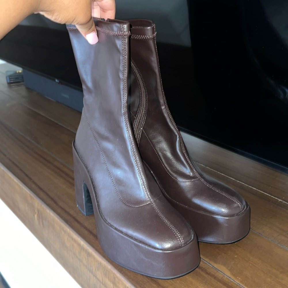 NEW ZARA leather heeled boots